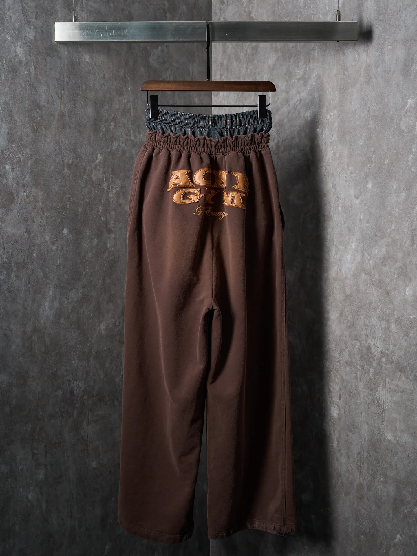 【 】Acne Studios 【In Stock】S M L XL Dark Coffee Brown ACNE GYM Brown For Everyone Retro ACNE GYM ，